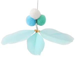 Repuesto de varita para gatos con pompones esponjosos y plumas azul claro para juego interactivo.