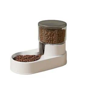 Distributeur automatique de croquettes et gamelle pour chat et chien, design blanc, vue principale.