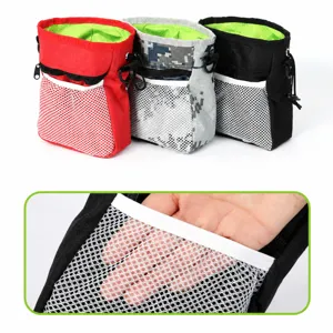 Pet treat training pouch, portable multi-function dog snack bag for outdoor walking and feeding.