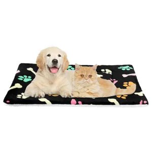 Thickened winter warm pet mat for cats and dogs, cozy fleece blanket with cute paw prints.