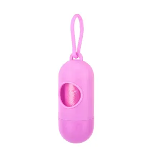 Roze draagbare hondenpoepzakjes houder in capsulevorm met ophanghaak voor buiten wandelen.