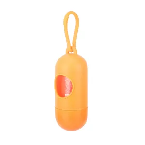 Draagbare capsulevormige hondenpoepzakjesdispenser met haak voor eenvoudige huisdieropruiming.