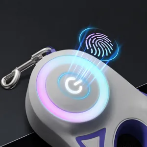 Laisse pour chien rétractable lumineuse LED laisse automatique pour animaux avec éclairage tactile.