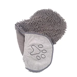 Toalla de chenilla gris para mascotas con huella, guante de baño absorbente para perros.