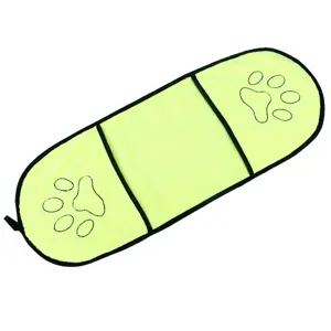 Toalla de microfibra para mascotas con bolsillos y diseño de huellas de perro