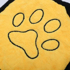 Suave toalla para mascotas de chenilla con lindo diseño de huella, muy absorbente.
