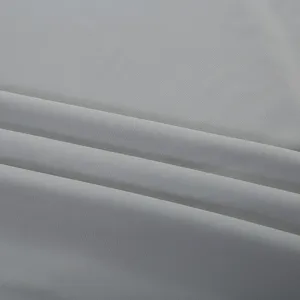 Material de tela de seda de hielo de color sólido gris claro con textura transpirable.