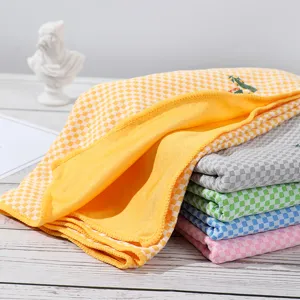 Serviette de sport rafraîchissante en soie glacée à carreaux double couche fitness