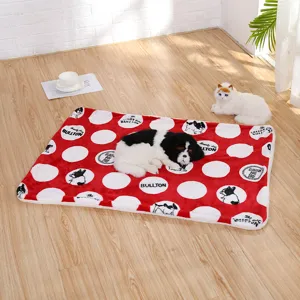 Thickened Soft Fleece Pet Blanket Soft Warm Fleece Dog Cat Sleep Mat French Bulldog Polka Dot Print Pet Bedding Supplies