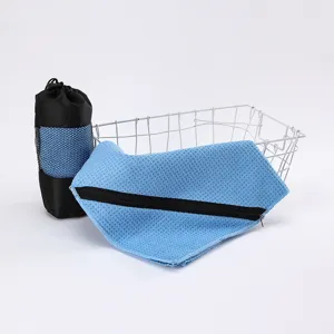 Microfiber sports towel with zipper pocket quick drying gym fitness sweat towel for outdoor travel