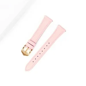 Vista detallada de correa de reloj de cuero rosa, diseño delgado con hebilla dorada.