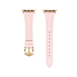 Vista dettagliata del cinturino in pelle rosa per Apple Watch con fibbia dorata e design fine.