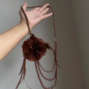 Collier multicouche en perles de fleur en tissu marron vintage mode femme chaîne