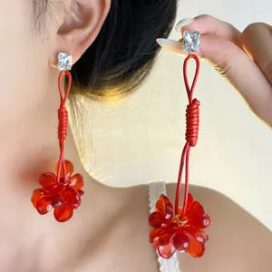 Lunghi orecchini pendenti rossi con corda e fiore di cristallo gioielli moda donna eleganti
