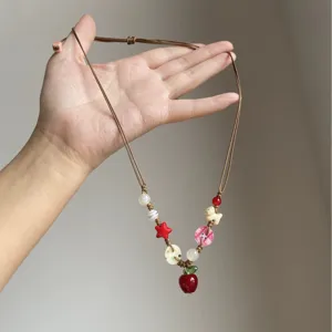 Dopamine Kleurrijke Kralenketting Dames Rode Appel Hanger Ster Knop Beer Bedels Handgeweven Sleutelbeenketting Sieraden