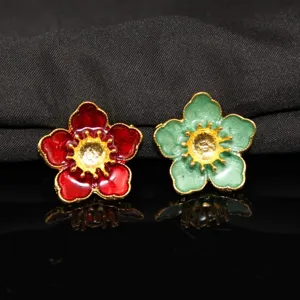 Componenti di gioielli di fiori in smalto rosso e verde, accessori fai da te stile cloisonne.