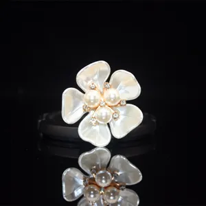 Legierung Fünf Blütenblätter Blume DIY Zubehör Mit Künstlicher Perle Und Strass Für Brautstrauß Und Haarteile