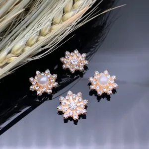 DIY rhinestone flower alloy accessories, perfect for phone cases, hair clips and handmade crafts.