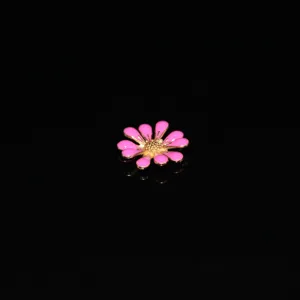 Pink daisy enamel alloy charm detail view for DIY phone case jewelry hair accessories crafting