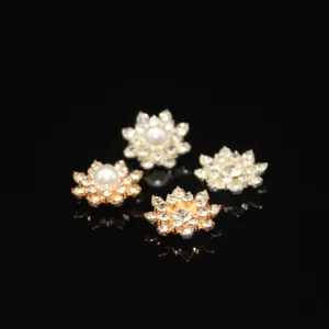 DIY rhinestone flower alloy materials for handmade hair accessories and phone cases.