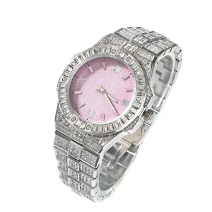 Luxus vollbesetzte Strass Quarz Uhr für Damen und Herren mit auffälligem rosa Zifferblatt.