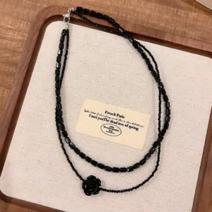 Doppelreihige schwarze Perlenkette mit Rosenanhänger, gothischer Choker Schmuck für Damen.