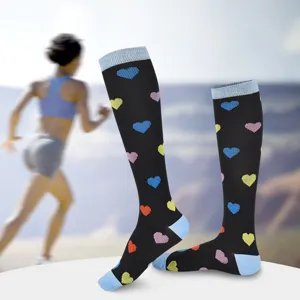 Chaussettes de Compression Sport Unisexe Antidérapantes Antibactériennes Nylon Mi-Mollet Imprimé Cœur Coloré Chaussettes d'Entraînement