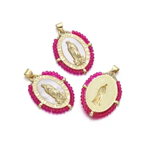 Pendentif ovale Vierge Marie plaqué or 18K avec perles de cristal rose et nacre