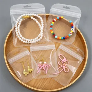 Διαφανες Σακουλακι Κοσμηματων PP Επανασφραγιζομενο με Ομορφα Κολιε Βραχιολια Κυρια Οψη
