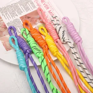 Corde de parachute nœud romain colorée matériel DIY fait main pour breloques de sac et bijoux.