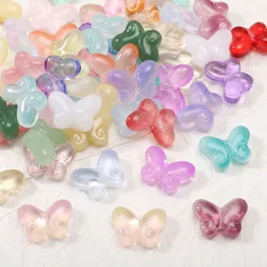 Kleurrijke glazen vlinderkralen voor DIY sieraden maken, handgemaakte armbanden en kettingen.