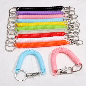 Ensemble de porte-clés lanière spirale colorée, lanière anti-perte et pendentif.