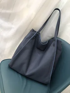 Borsa a tracolla tote in vera pelle da donna, borsa casual di grande capacità per uso quotidiano.