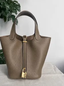 Sac Seau en Cuir de Vachette Pleine Fleur Cousu Main Cabas en Cuir Pour Femmes Rétro Décontracté Couleur Unie Sac Bandoulière