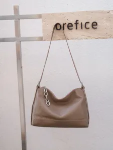 Borsa a tracolla in vera pelle da donna, borsa casual autunno inverno sotto l'ascella con catena.