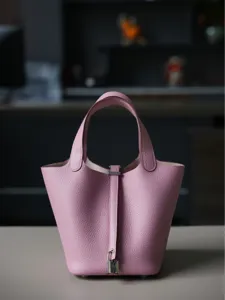 Toplaag Nerfleer Emmertas Handgemaakte Handtas Slot Sluiting Tote Tas Voor Vrouwen Dagelijkse Mode Portemonnee