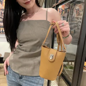 Genuine leather phone bag crossbody small shoulder bag for women stylish everyday mini bag.