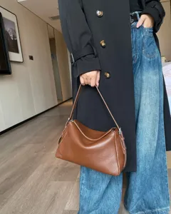 Borsa a tracolla vintage in vera pelle da donna, elegante borsa marrone da spalla chic.