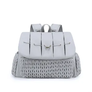 Grauer Wickelrucksack mit gestepptem Design, großer Kapazität und praktischen Vordertaschen.
