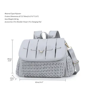 Detailansicht grauer Wickelrucksack, multifunktionale Reisetasche mit Wickelunterlage.