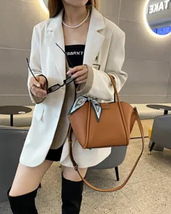 Bolso de hombro de cuero genuino para mujer, elegante bolso marrón cruzado con correa.