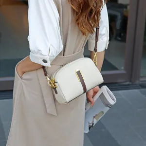 Borsa a tracolla a conchiglia in vera pelle da donna, elegante borsa a spalla quotidiana vista.