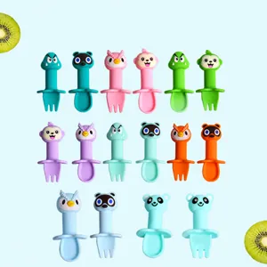 Set de cuillère et fourchette en silicone pour bébé design animal mignon pour l'alimentation