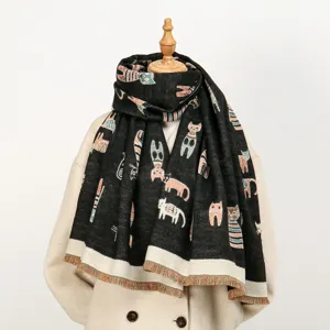 Schwarzer Kaschmir-Winterschal mit süßem Katzenprint, warmer und gemütlicher Korean-Stil Detail.