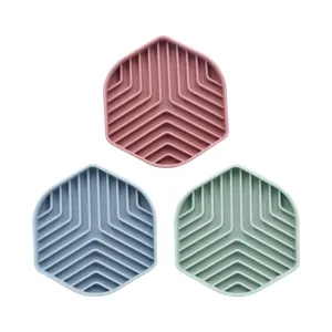 Tapis de léchage lent pour animal en silicone design hexagonal bol pour chien et chat