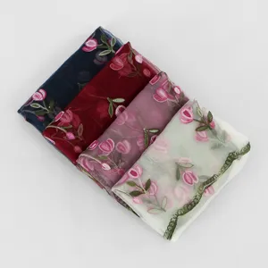 Longue écharpe en nylon brodée de fleurs, châle élégant pour femme au style ethnique.