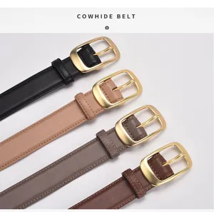Cintura classica in vera pelle da donna con fibbia ad ardiglione dorata per jeans.