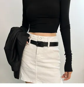 Vintage retro pin buckle leather belt for women, stylish casual jeans pants accessory.