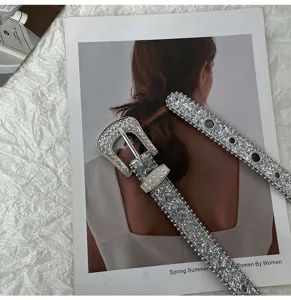 Glänzender Strassgürtel für Damen, funkelnder Kristallgürtel mit Metallschnalle und Ösen.