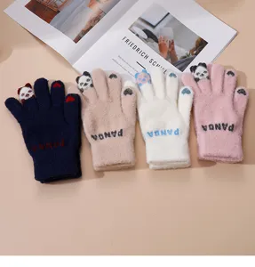 Gants tricotés mignons de panda de dessin animé pour femmes, gants d'hiver chauds à écran tactile.